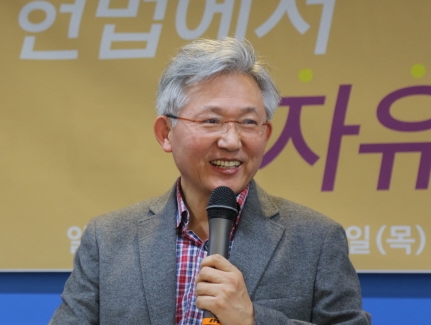 김승욱 교수.jpg